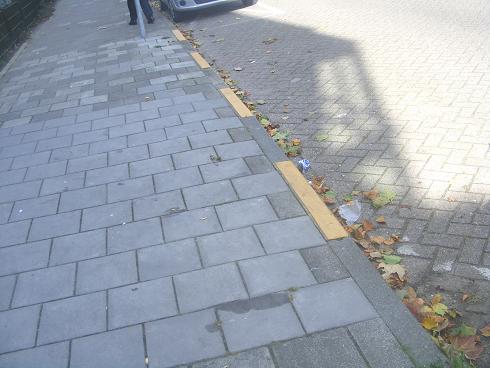 JB10-Parkeren_voor_de_deur_is_heus_verboden.jpg